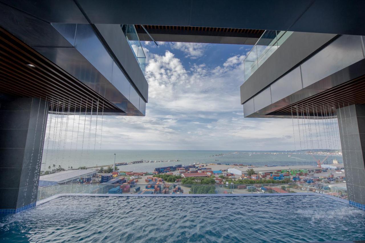 Seascape Palace Hotel 시아누크빌 외부 사진